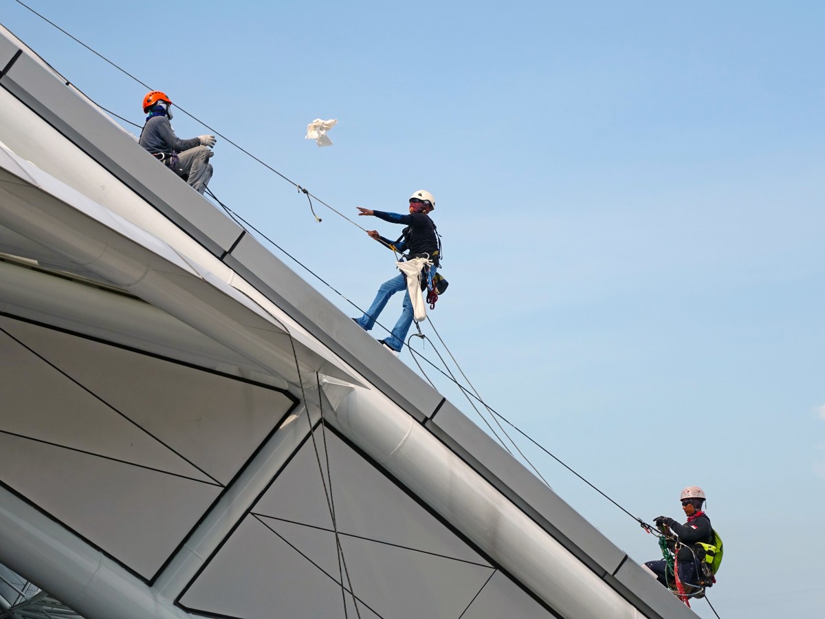 Commercial Roof Safety Hazards